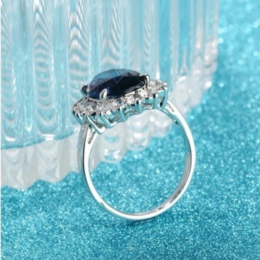925 Sterling Silver Oval Blue Sapphire Ring - Picture 5 of 8